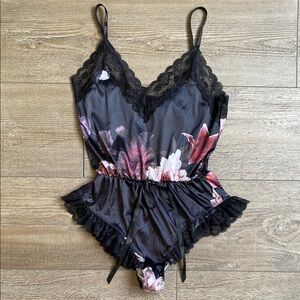 Dolls Kill Brand Widow Floral Black Satin Teddy Sleepwear Lingerie w Lace Trim